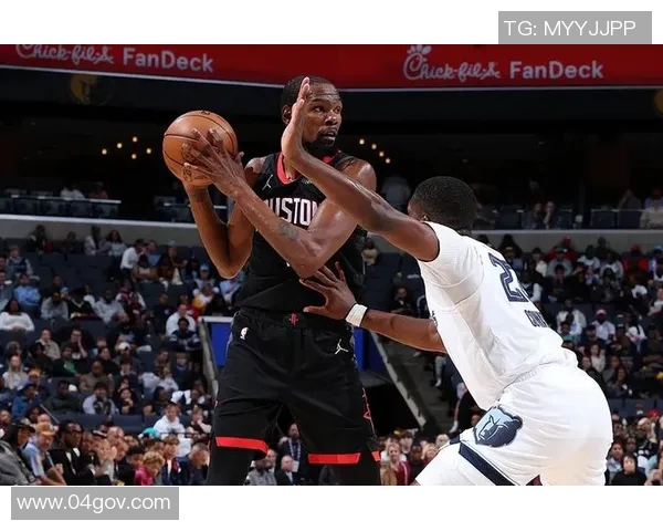 12号火箭与灰熊的激烈对决谁能在赛场上笑到最后