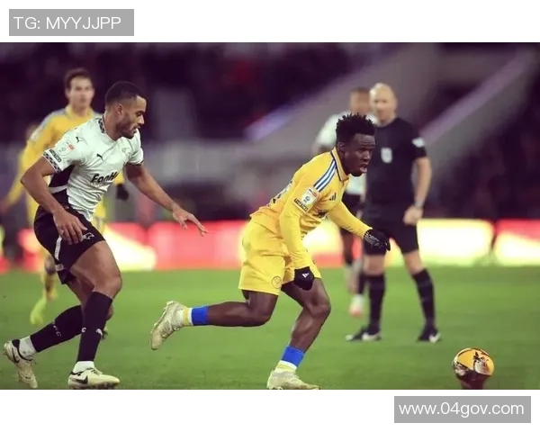 利兹联队与莱切城的激烈对决展现英超球队的实力与魅力