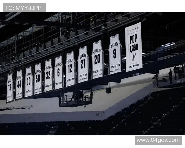 马刺与热火激战G7决胜局谁将捧起总冠军奖杯的荣耀之夜 马刺与热火激战G7决胜局谁将捧起总冠军奖杯的荣耀之夜