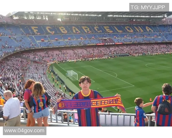 巴塞罗那迎战埃尔切黑猫入场助阵球队争胜