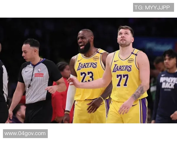 火箭与湖人季后赛对决回顾及精彩瞬间分析